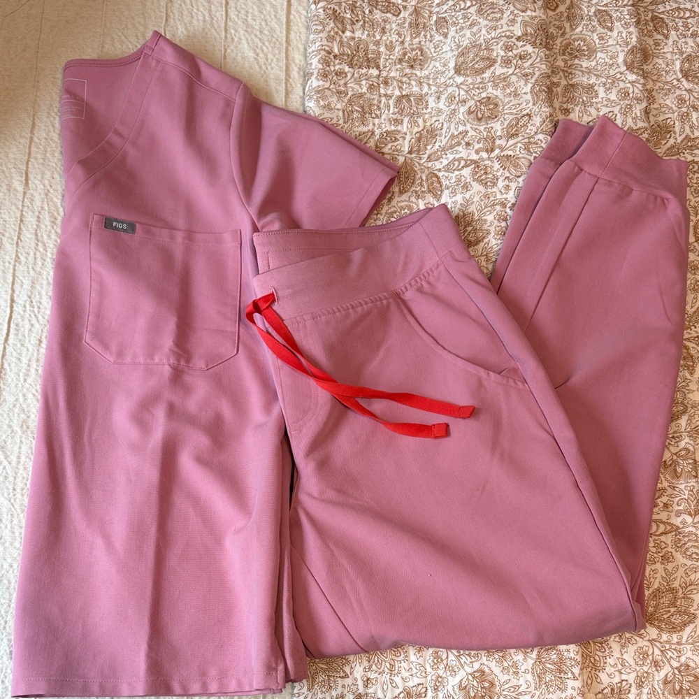 Women’s Figs Scrub Set, Chalk Pink